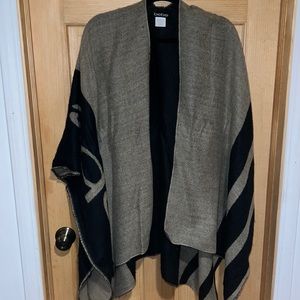 Bebe poncho